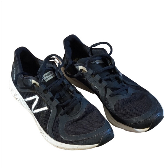 New Balance Black and White Men's Sneakers - Picture 1 of 6